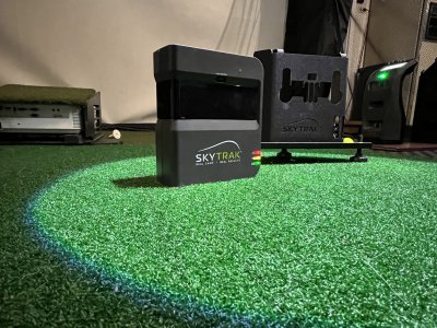 Skytrak launch monitor w/ protective case