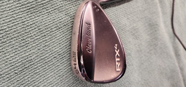 Cleveland Rtx-4 Black Wedge 54°-10 Wedge Dynamic Gold Shaft