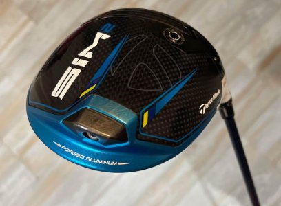 TaylorMade SIM 2 Driver w/ Ventus Blue Velocore Shaft