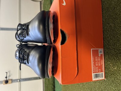 Nike Air Zoom Victory Tour 2 10.5