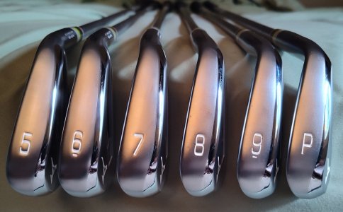Mizuno JPX 923 Forged 5-PW (Like New) + 50° Maltby Wedge in excellent shape