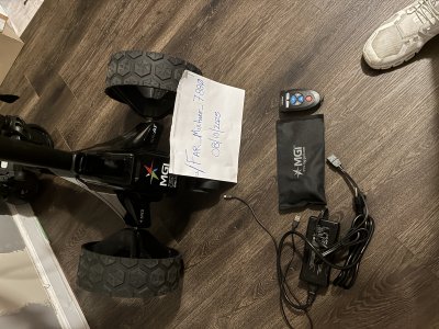 MGI Zip Navigator AT - Remote Control Golf Caddy