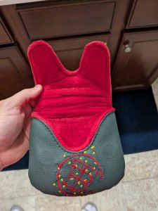 The Buck Club center shaft mallet headcover